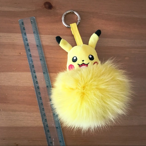 Pokemon pikachu pompom keyring - Picture 9 of 11